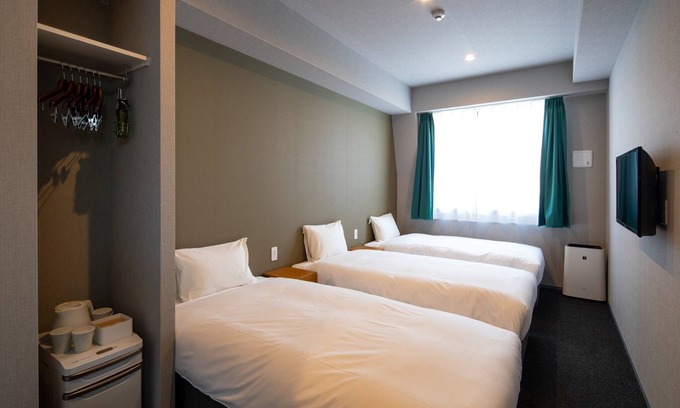 Kitahorie Hotel | Private room Dog friendly triple room Bath /Osaka Ōsaka