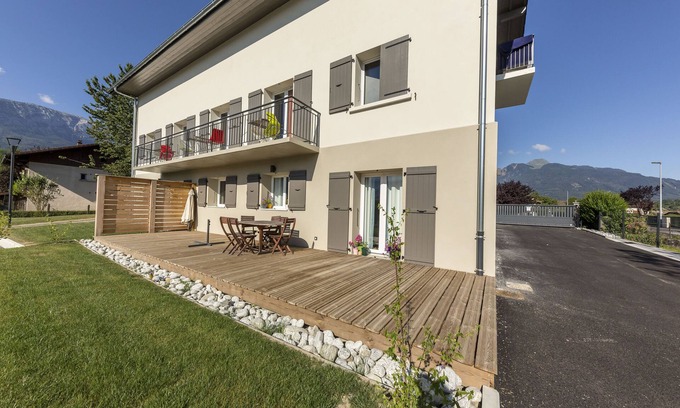 Thyez Apartment | Private room in a furnished apartment