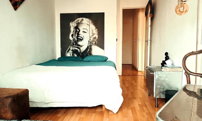 19th Arrondissement Bed & Breakfast | Private room in appartement flat