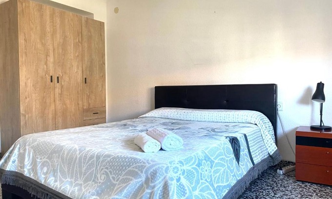 Malilla House | private room in shared apartment Valencia WorkStay