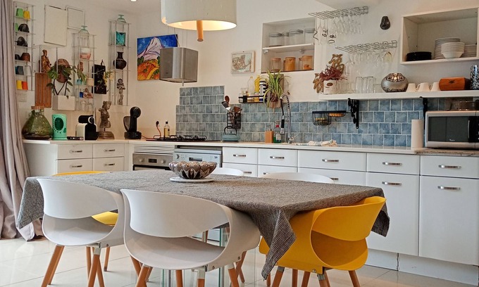 Cabries Bed & Breakfast | Private room with private bathroom in Cabriès