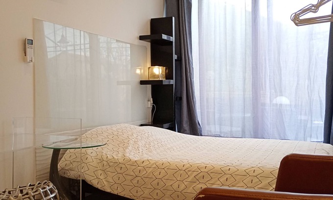 Cabries Bed & Breakfast | Private room with shower near Aix la Duranne