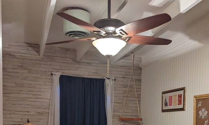 Negreet House | Private Rooms -Medical Staff/Professional/Fishing Pros? Sabine Riverfront!