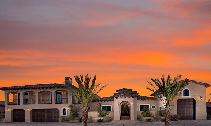 Bermuda Dunes House | Private Secluded Paradise Resort: Family Estate/9 Bedroom Suites/11 Bathrooms