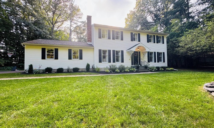 Saratoga Springs House | Private, spacious 4-bedroom house in Saratoga Springs NY. Minutes from downtown!