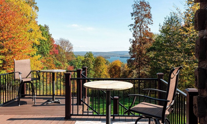 Thayerville House | Private & Spacious 8-bedroom lodge with amazing outdoor space and game room