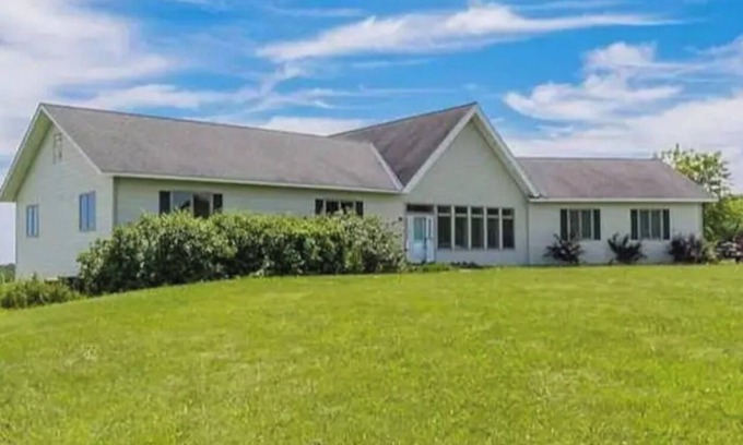 Sloansville House | Private,Spacious House near Howes Cavern