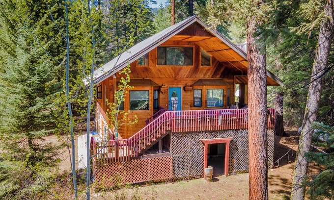 Garden Valley Cabin | Private Spacious Cabin Getaway - Sleeps 14 - 3 bd - 2.5 baths