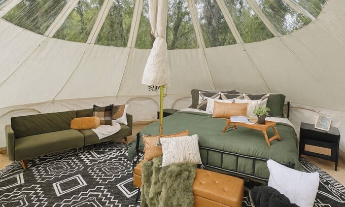 Boss Apartment | Private Stargazing Tent Hickory Hideaway – Peaceful Glamping with Fire Pit & Open Skies