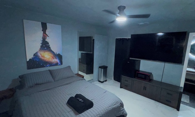Dania Beach Apartment | Private Studio in Dania Beach