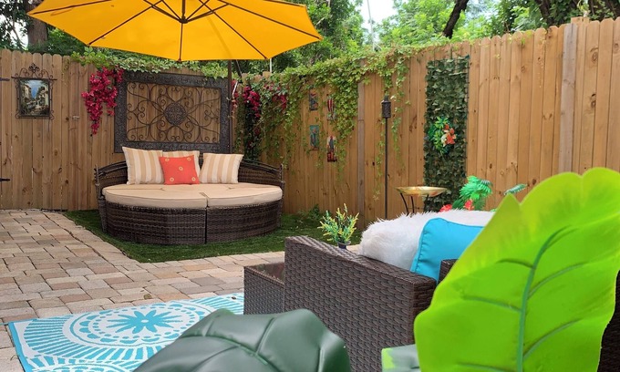 South Gate Ridge Apartment | Private Studio · Near Siesta Key · Pet Friendly