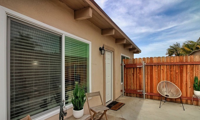 Sierra Linda Apartment | Private studio near the collection w/Kitchenette