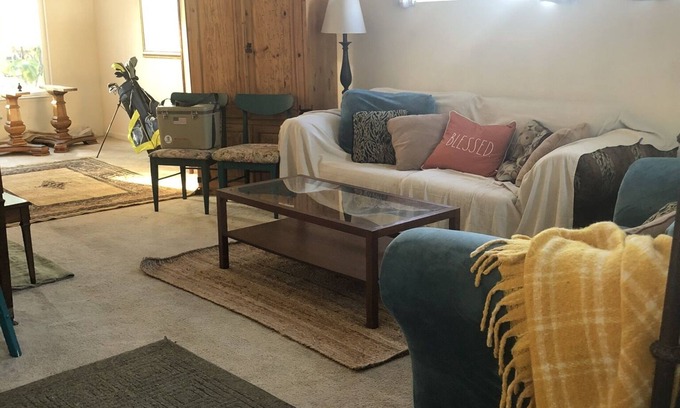 Vallejo Bed & Breakfast | PRIVATE SUITE & THE LOFT en-suite bathroom, fridge, microwave, airfry, coffee!