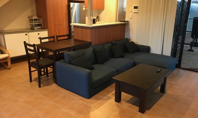 Yeronga House | Private Townhouse: Close to Parks,Shops,Transport