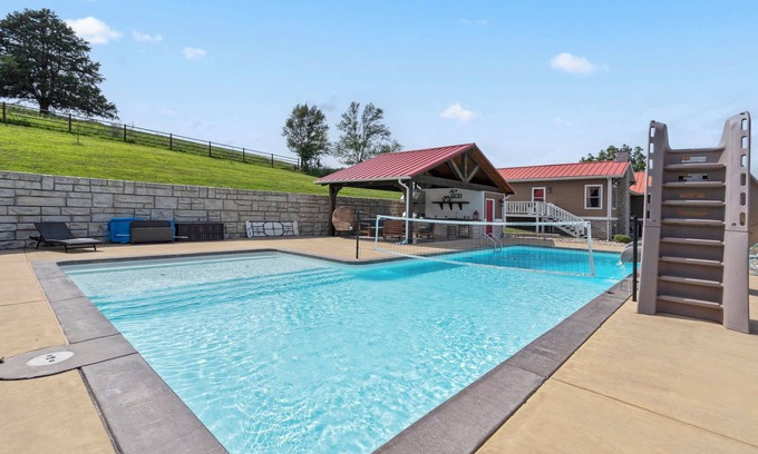 Elkland House | Private Vacation Oasis in Missouri