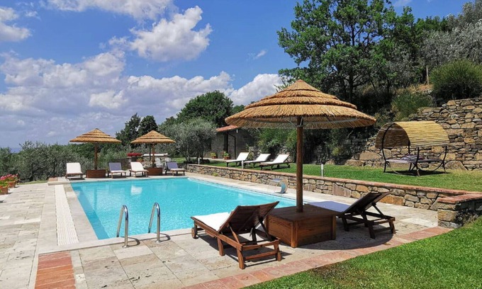 Castiglion Fiorentino Villa | Private Villa with WIFI, private pool, A/C, TV, pets allowed, panoramic view, close to Cortona