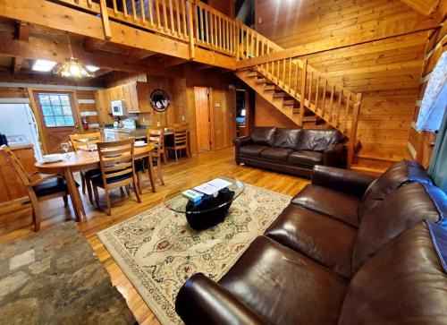 Gatlinburg House | Private yet walking distance to downtown