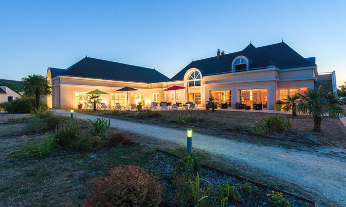 Azay-le-Rideau House | Proche du Château ! Maisonette avec accès Piscine