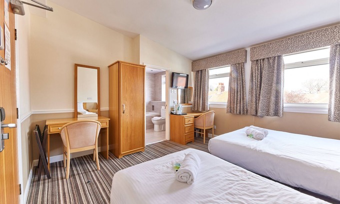 Jesmond Bed & Breakfast | Properties Unique | Dene Rooms Twin 39
