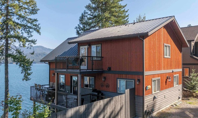Hayden Lake House | Property Adventure – Family Lakefront Getaway