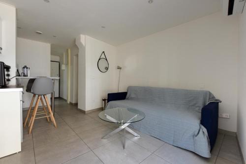 La Fare-les-Oliviers Apartment | Provençal Studio Netflix Appart-hotel-Provence