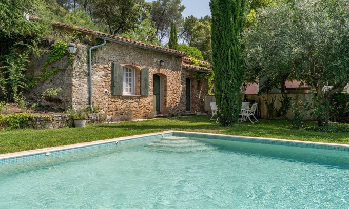 Salernes Other | Provencal farmhouse, warm and cozy, nestled in the heart of the pool gardens.