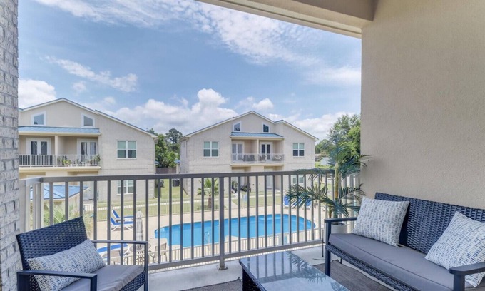 Long Beach Condo | Provides plenty of space for families or a friend's getaway!