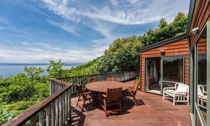 Pukawa House | Pukawa Paradise - Pukawa Holiday Home