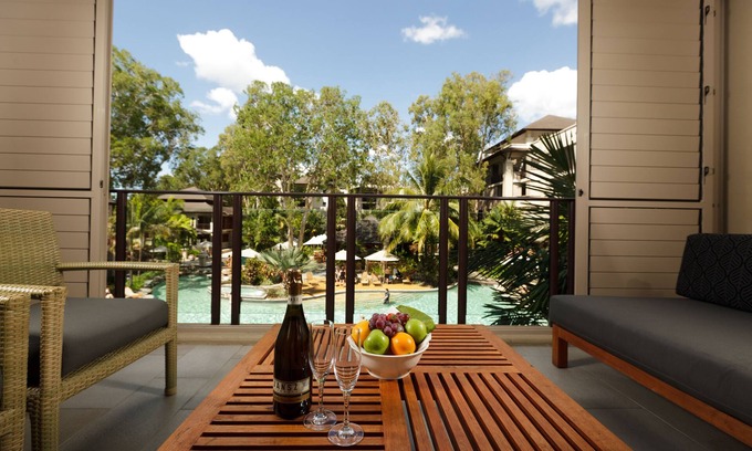 Palm Cove Hotel | Pullman Palm Cove Sea Temple Resort and Spa