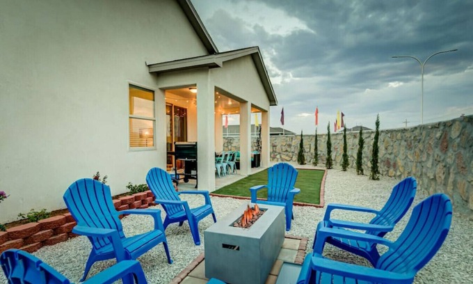 Las Cruces House | Pulsar · Brand New Comfortable 4/3.5 Home Near Parks