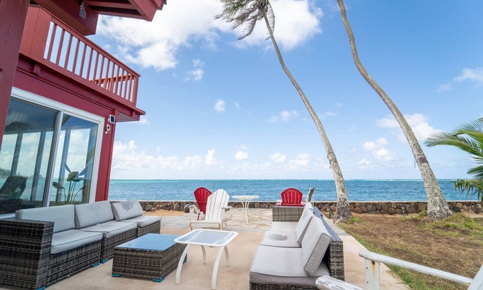 Punaluu House | Punaluu Paradise Beach House "real ocean front"