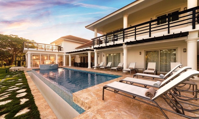 Bavaro Villa | Punta Cana Bachelor Party 8 BR Luxury Mansion