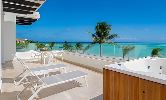 Cap Cana Marina Apartment | Punta Palmera Beach Front with private cold jacuzzI