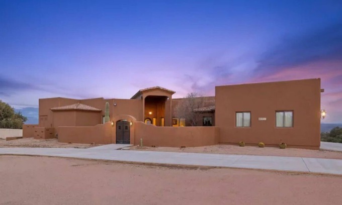 Rio Verde Foothills House | Purple Mountains Majesty w/2 Jacuzzis + Pool Table