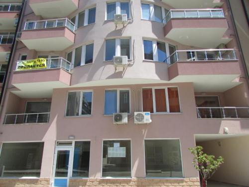 Pomorie Apartment | Purple Orange Studios
