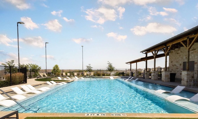 Buda House | Purple Prairie Retreat Pool, Patio, & BBQ 20 min to ACL