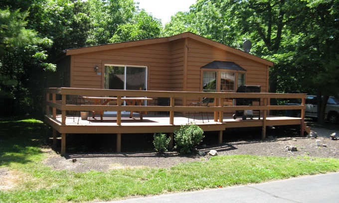 Put-in-Bay House | Put-in-Bay Location for Small Groups up to 8 - 3 BR, 2 BA. Nearby Pool - IC54