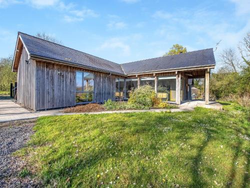 Llandeilo House | Pyllaubach