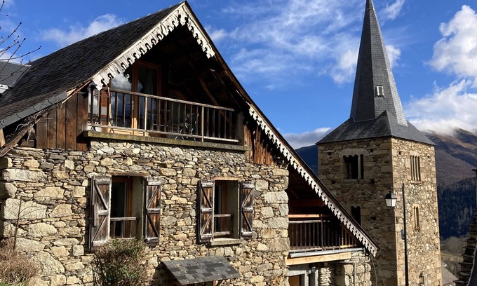 Garin Ski Chalet | Pyrenean stone chalet 10 minutes from the ski slopes, ideal for hiking.