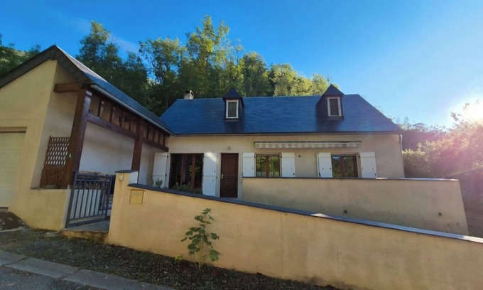 Cadeac Villa | Pyrenees, 4* house, 8 pers, near St-Lary-Soulan.