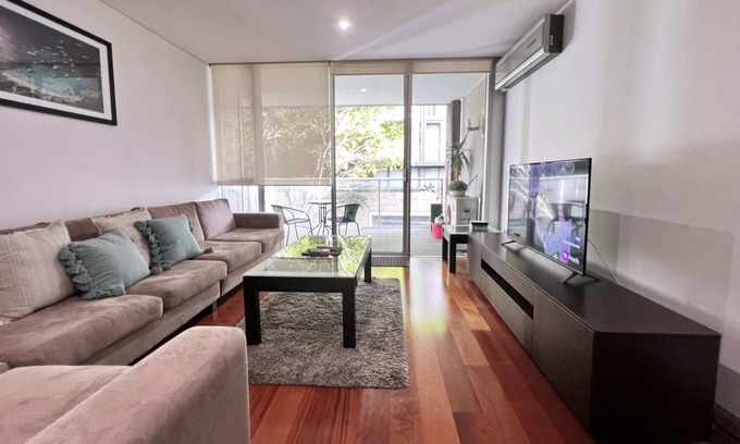Pyrmont Apartment | Pyrmont Premium Retreat - Pool | Carspace | Gym