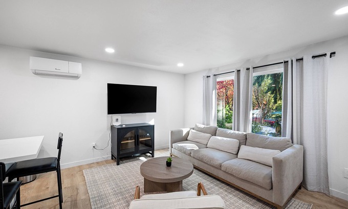 Everett House | Quad Vista Unit A