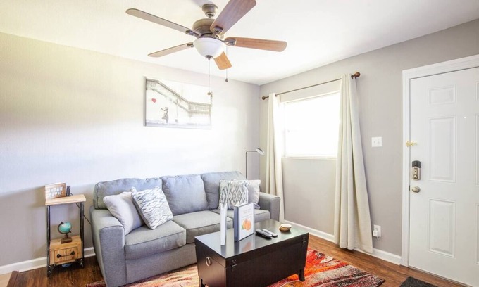 Mechanicsville Apartment | Quaint Gem Apt~Close to Downtown~Queen Bed