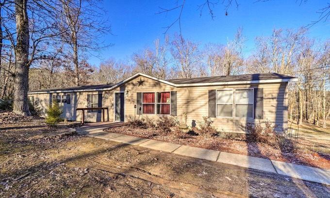 Rockwood House | Quaint Home w/ Dock & Lake Access!