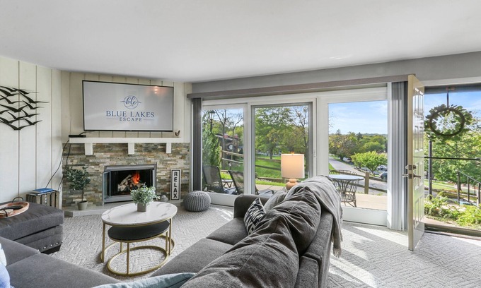 Lake Geneva Condo | Quaint Lake Geneva Retreat! Fireplace! WiFi!