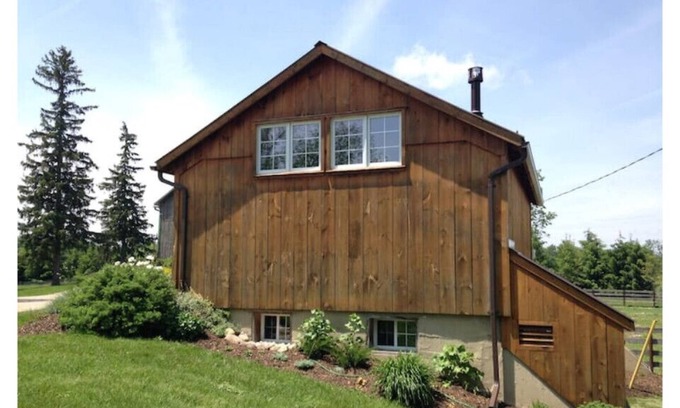 Guelph/Eramosa House | Quaint, Rustic 1870's Renovated Farm Shed