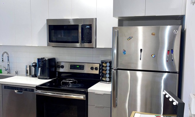 Glendale Apartment | Quaint Small 1BDR W/Rooftop