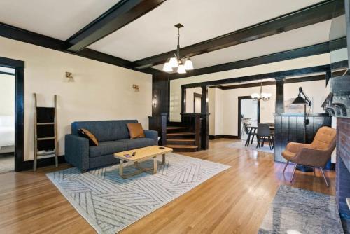 South Perry District House | Quaint South Hill Home w Luxury King Bed and Wifi