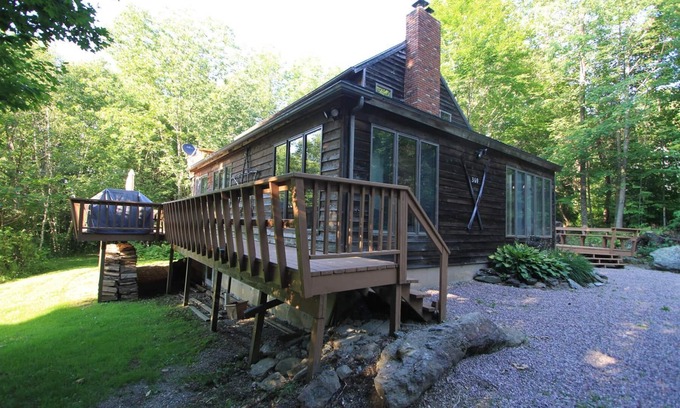 Moscow House | Quaint Stowe Vermont Cabin