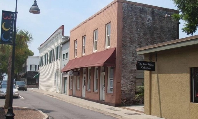Historic Downtown Apartment | Quaint Studio Loft in the Heart of Downtown Beaufort